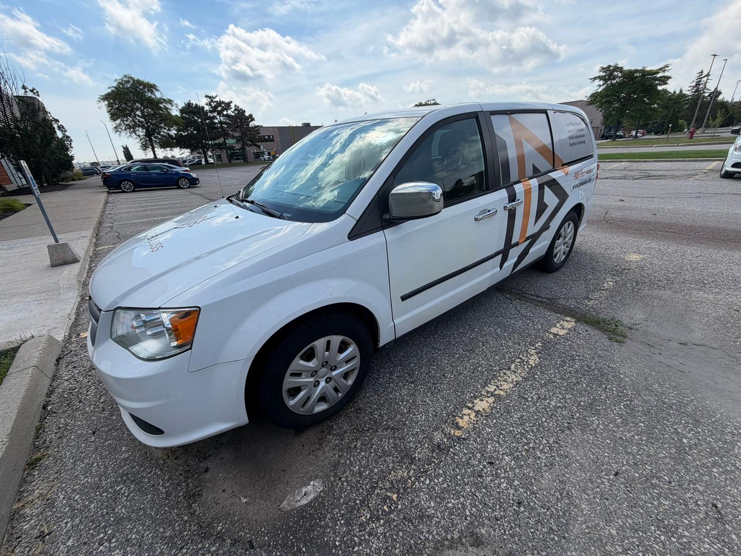 (4) LATE MODEL DELIVERY VANS from Receivership of Global USS